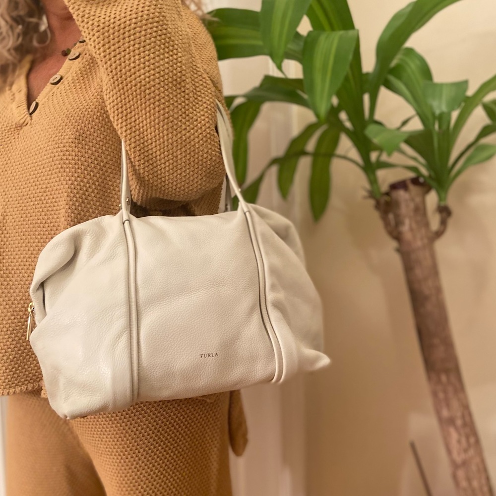 Furla genuine leather white handbag with original dust bag and ticket NEVER USED